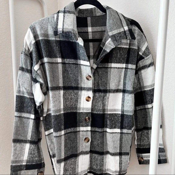 LAST ONE! plaid shacket black and white for fall and winter - Picture 5 of 5